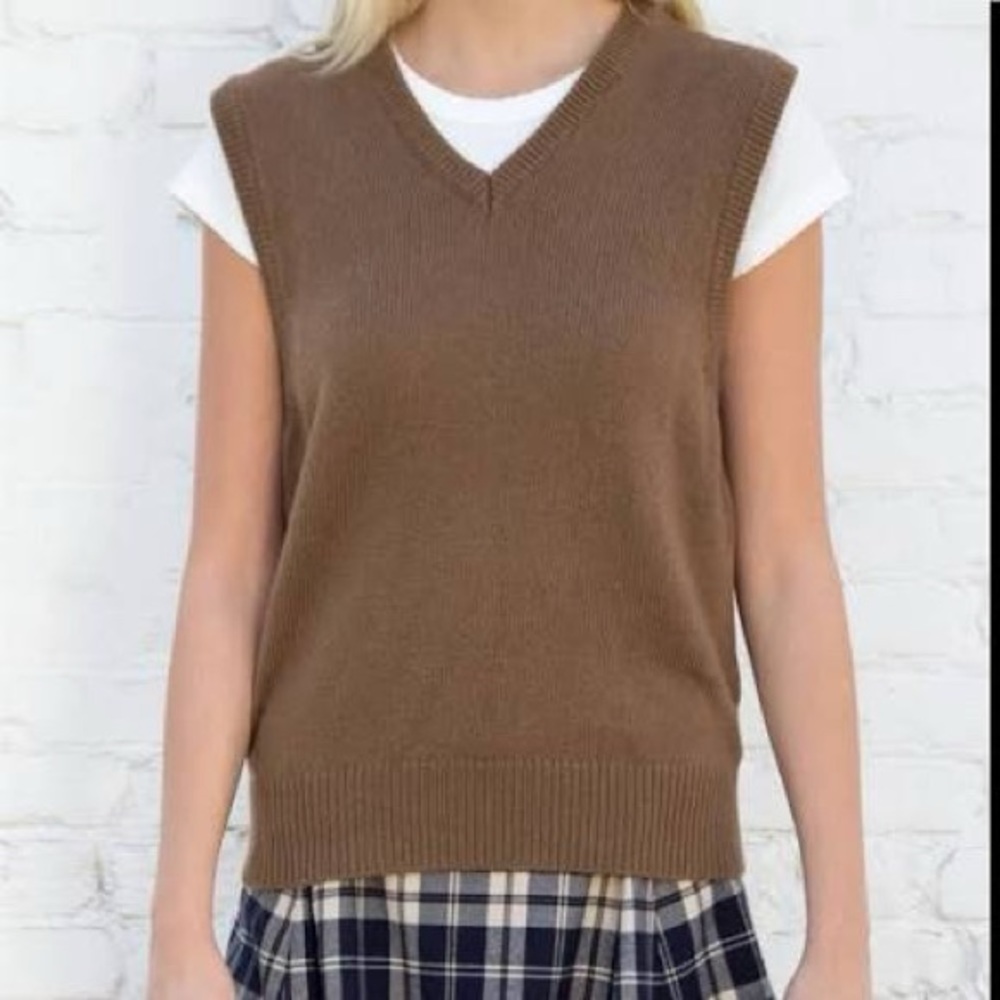 BRANDY MELVILLE MIA BROWN SWEATER VEST